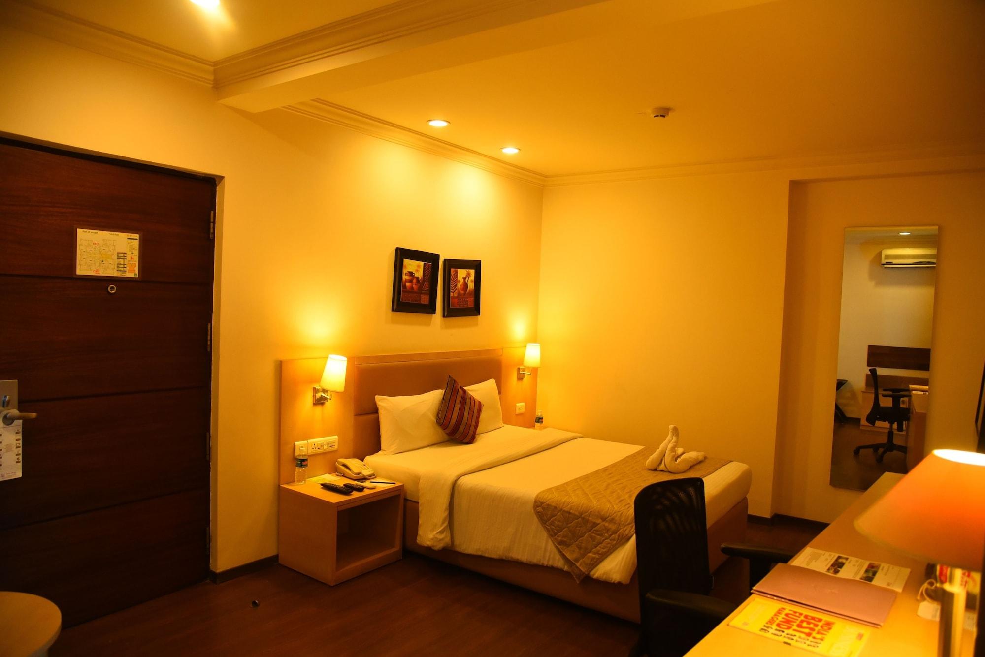 Royal Orchid Suites Whitefield Бангалор Екстериор снимка