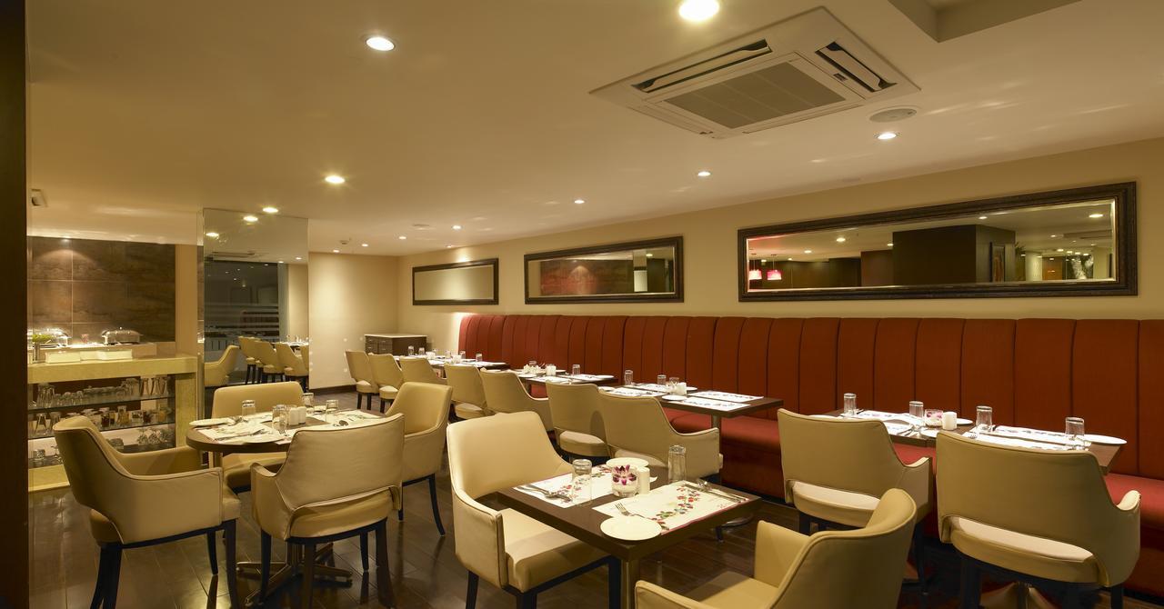 Royal Orchid Suites Whitefield Бангалор Екстериор снимка