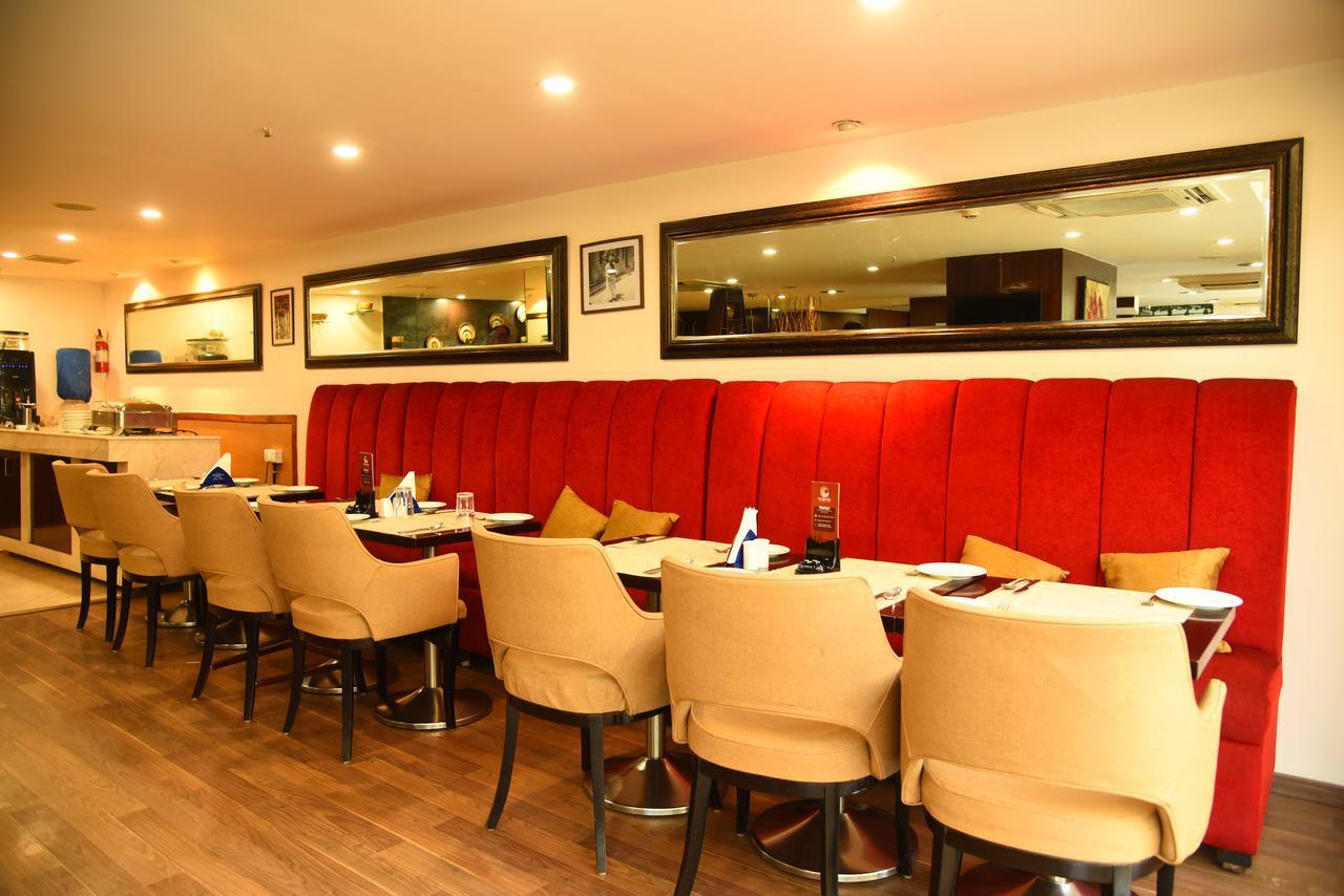 Royal Orchid Suites Whitefield Бангалор Екстериор снимка