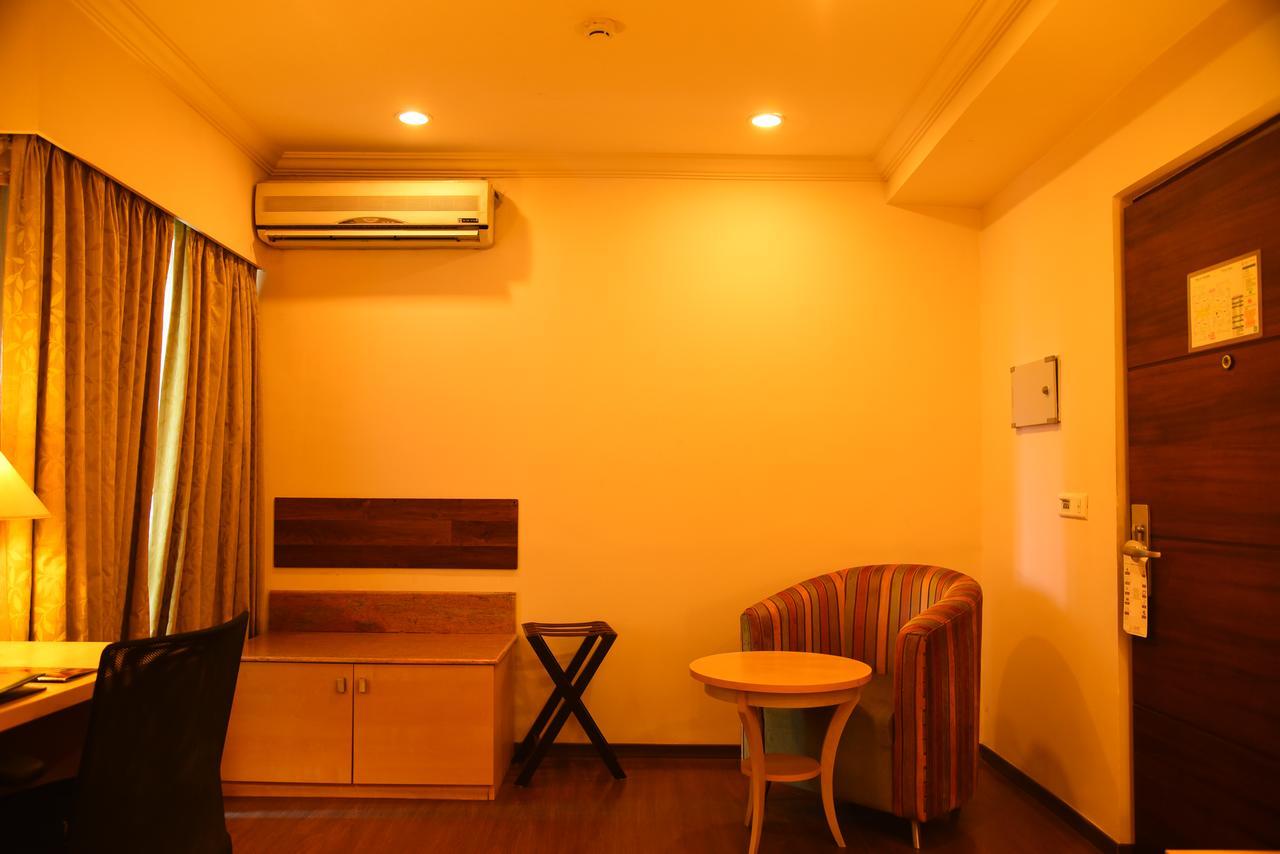 Royal Orchid Suites Whitefield Бангалор Екстериор снимка