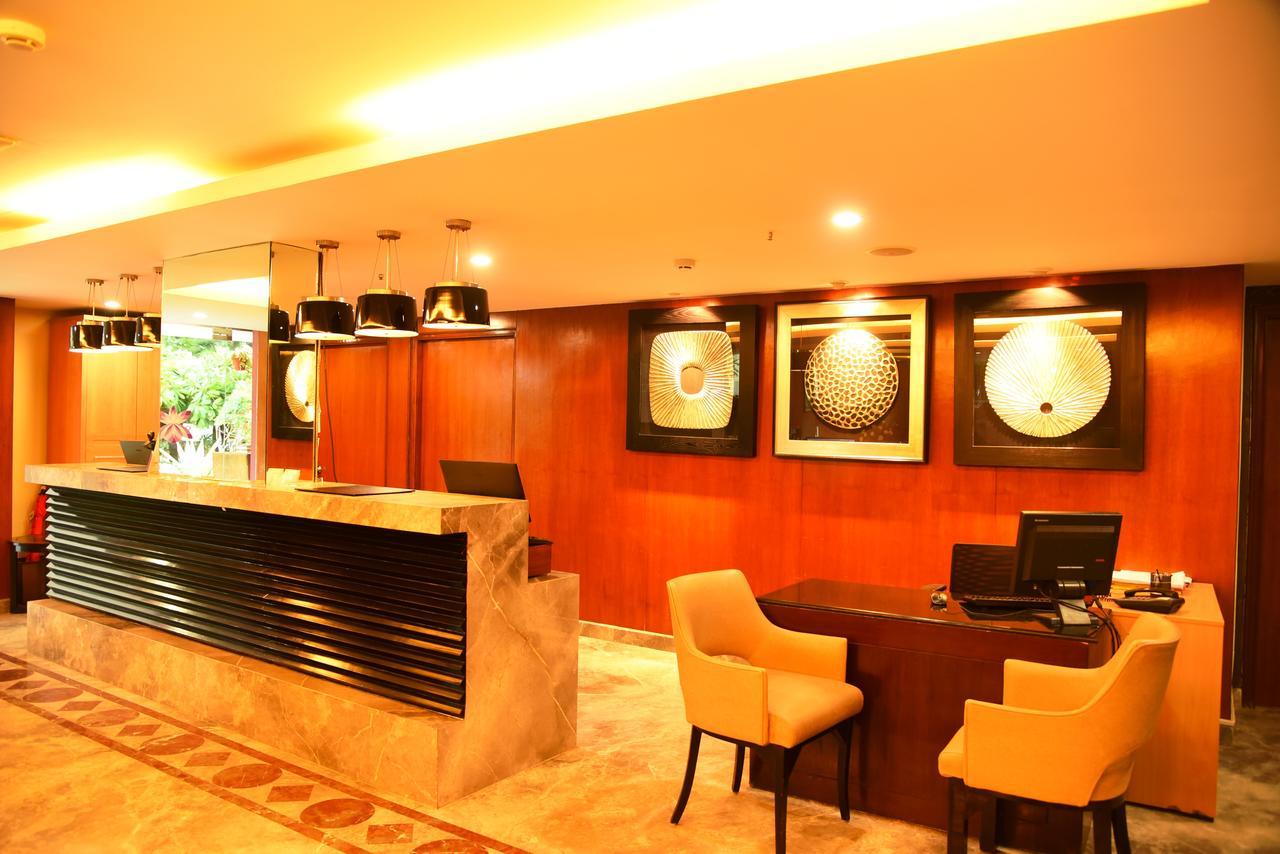 Royal Orchid Suites Whitefield Бангалор Екстериор снимка