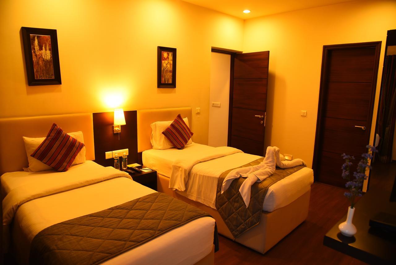 Royal Orchid Suites Whitefield Бангалор Екстериор снимка