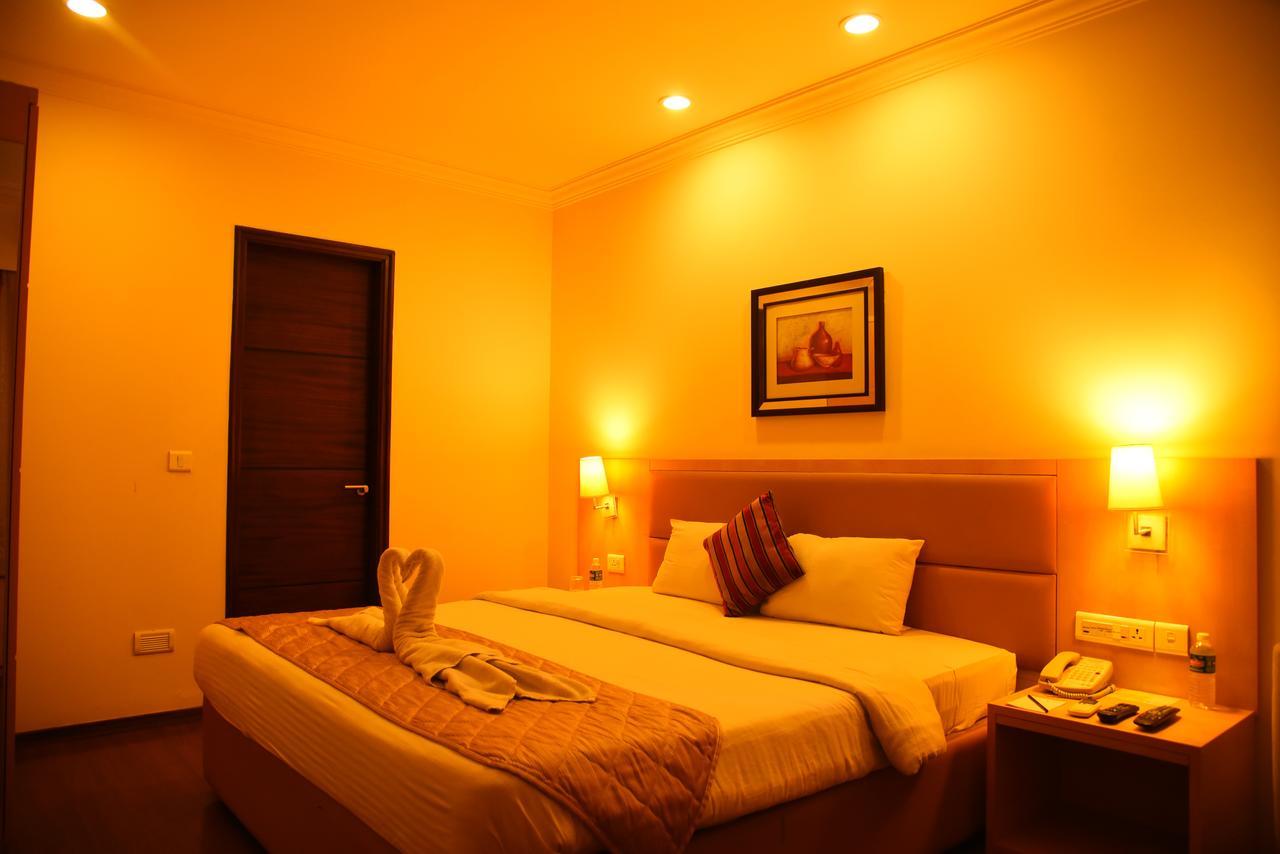 Royal Orchid Suites Whitefield Бангалор Екстериор снимка